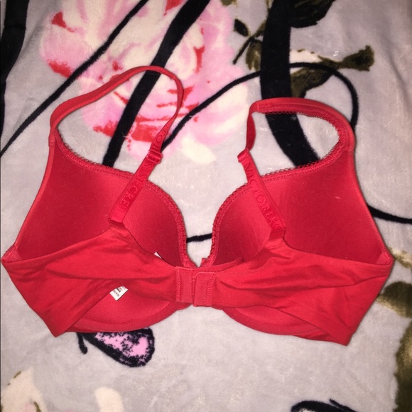 Red Lace Victoria’s Secret Push Up Bra❤️ - Picture 2 of 3